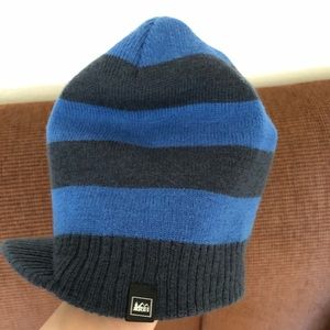 REI blue boys beanie with bill